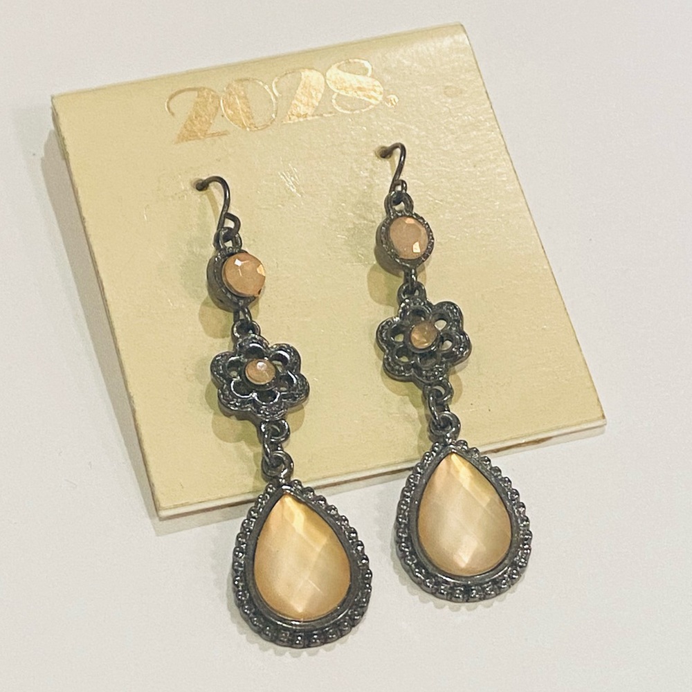 2028 Earrings NWT